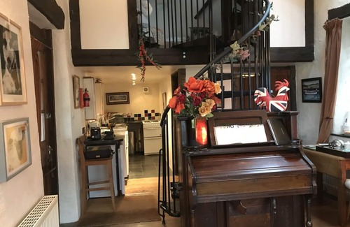 Cwmtirmynach House | Tyn-Y-Fron Barn overlooking the River Dee. Stunning views. Dogs welcomenn'
