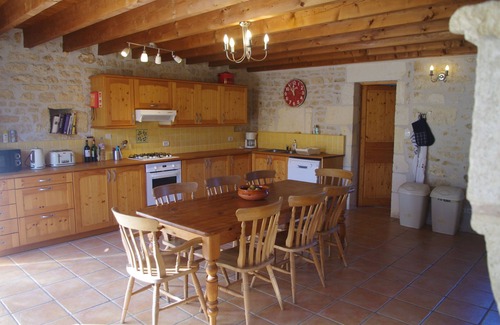 Saint-Savinien House | Typical Charentaise farmhouse with pool, Saint-Savinien