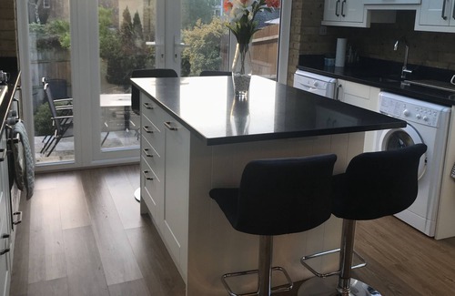 Friern Barnet House | Typical English house with private sunny garden close to central London