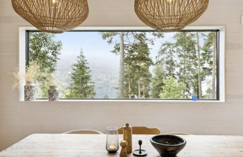 Hole House | Tyristua