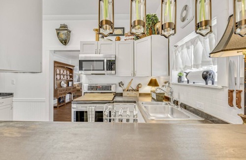 Cedar Key House | Tyson House is historic, beautifully restored, convenient to beach & restaurants