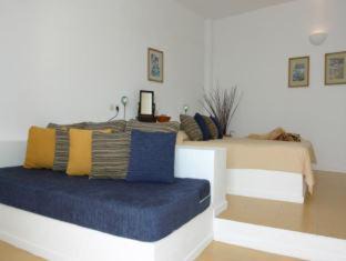 Fira Hotel | Tzekos Villas