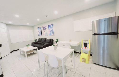 Garden Grove House | UB 2 Bedrooms House Near Disney