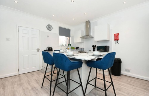Chesterfield House | Uber modern 3 bed house close to City centre