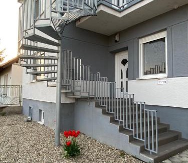 Sturovo House | ubytovanie OPÁL