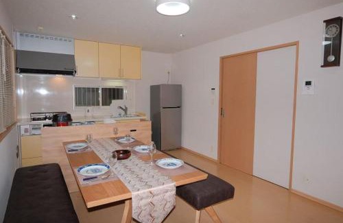 Nagawa Apartment | ueno,asakusa,akihabara,ginza area!hibiya line minowa wlak for 8 min ,5ldk for 9 people