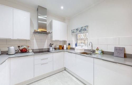 Bow West House | UK.LO.PRI - Beautiful 4-bedroom house in Victoria Park