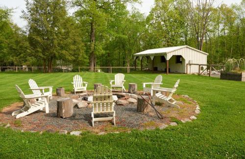 Pine Bush House | Ulster County Farmhouse Near Waterfalls and Winery!