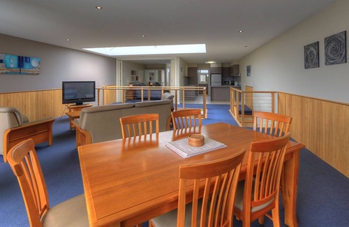 Lakes Entrance Apartment | Ultimate Holiday Apartments
