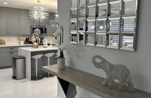 Coral Springs House | Ultimate Modern Vacation Home
