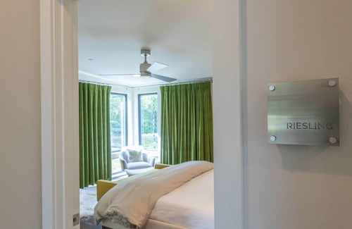 McMinnville House | Ultra Luxurious Green Acres of Hidden Hills!