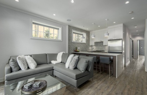 Kitsilano House | ⭐Ultra Luxury - Perfect for Families! Your own private putting green!⭐