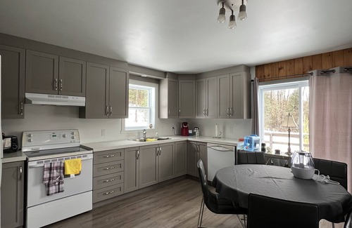 Saint-Emile-de-Suffolk Ski Chalet | Ultra-Quiet and Cozy Chalet Nestled in Beautiful Trees and Peaceful Nature!