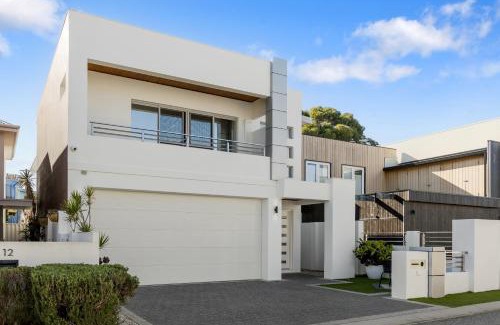 Beaconsfield House | Ultra Stylish Fremantle Area