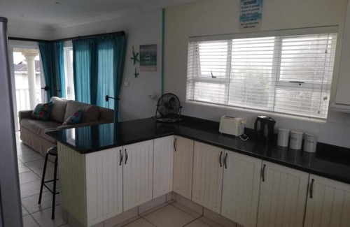 Melville House | Umtentweni 23 on Sea