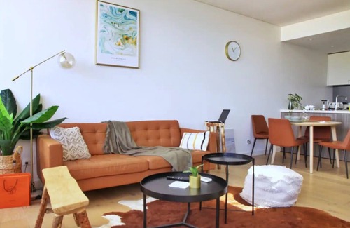 Wentworth Point Apartment | Unbeatable Water View Hidden GEM Apartment