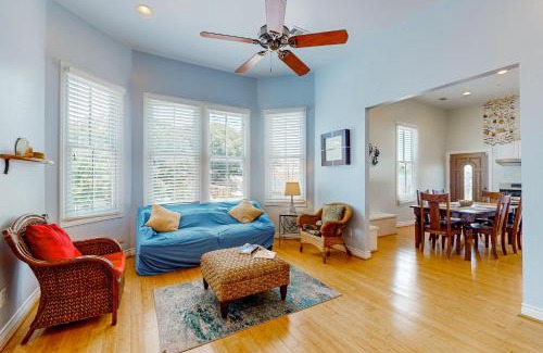 San Jacinto Apartment | Under the Avenue