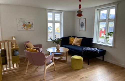 Seydisfjordur Apartment | Undiraldan - Steinholt, old music school