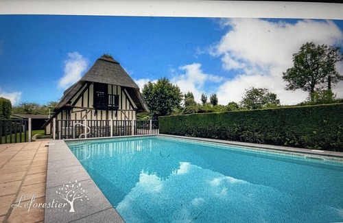 Saint-Etienne-l'Allier House | Une Maison Normande et sa Dépendance Avec Piscine Chauffée à 1h45 de Paris !