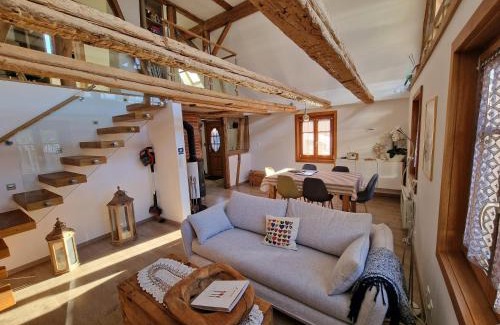 Kesseldorf Ski Chalet | Une Maison à Colombages - Cosy, Lumineuse et Sauna