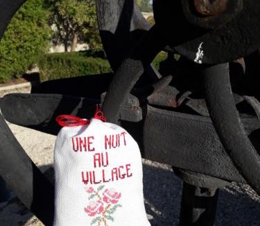 Orgnac-l'Aven House | Une Nuit au Village - chambre d'hôtes de charme