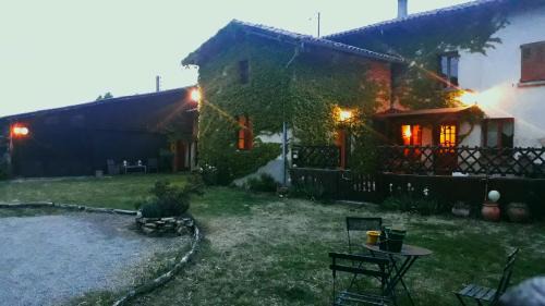 Saint-Romain-de-Surieu House | Une pause sur la colline