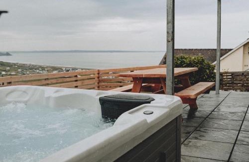 Penycwm Apartment | Unforgettable sea views, Hot tub, Modern property