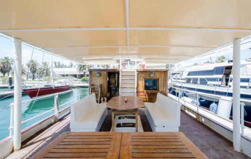 Palamos Boat Rental | Unic boat in old harbour