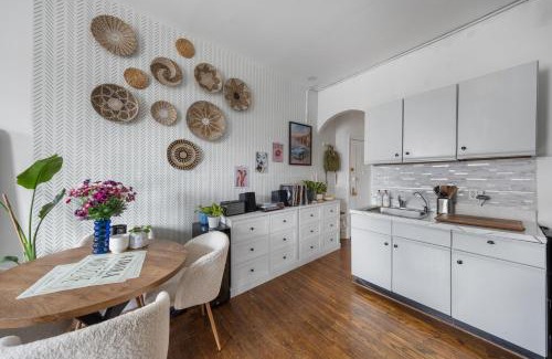 Ukrainian Village Apartment | Union Square Sanctuary - Chic One Bedroom Retreat in Downtown Manhattan