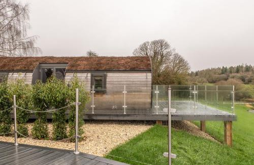 Enstone Apartment | Unique 1 Bedroom Eco-Retreat in Old Chalford!