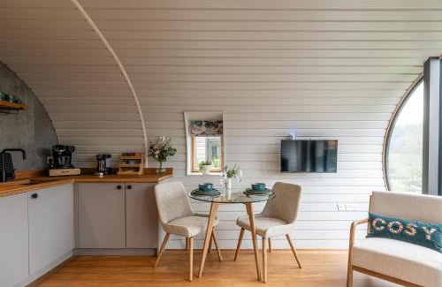 Enstone Apartment | Unique 1 Bedroom Eco-Retreat in Old Chalford!