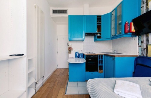 Colville Apartment | Unique & Artistic Portobello Road Style Studio