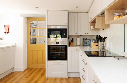 Blackwell in the Peak Cottage | Unique barn conversion in pretty village, close to Buxton. Sleeps 6 in 3 bedrooms.