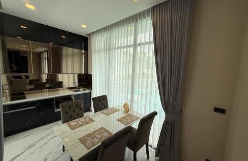 North Pattaya Villa | Unique Beach Style 3 Bedroom Villa with Mega Pool