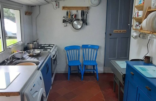 Killybegs Cottage | Unique beachfront cottage at Fintra Bay Donegal