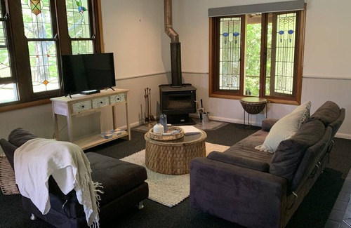 Lorne House | Unique, boutique, country-style accommodation.