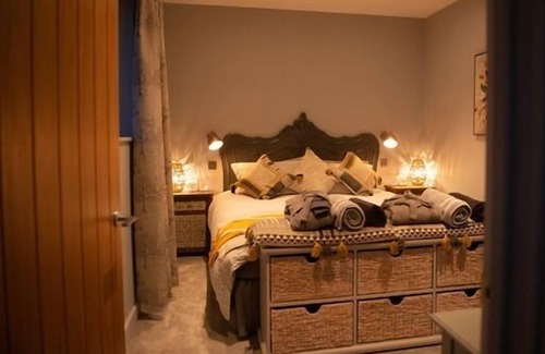 Chichester Cabin | Unique Boutique luxury Bed and Breakfast