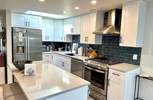 Roscoe Village Bed & Breakfast | Unique Chicago Penthouse Loft - Amazing Deal & Location