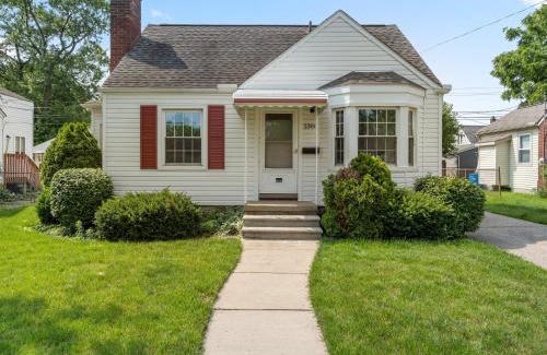 Ferndale House | Unique & Cozy Hideaway!