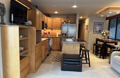 La Crosse Boat Rental | Unique Experience Year Round on the Water