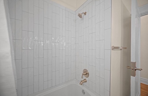 Pittsburgh Apartment | Unique Highland Park 2 Bdr Loft Sleeps 5