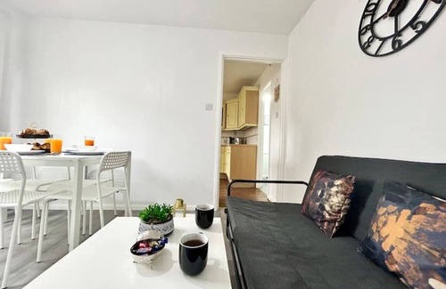 Great Houghton House | Unique Indian Inspired Townhouse Sleeps 11 In Northampton