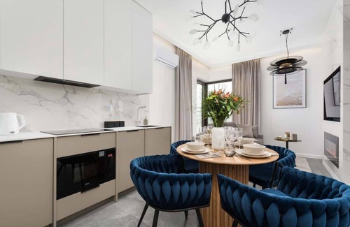 Orlinki Apartment | Unique interiors in a modern seaside marina