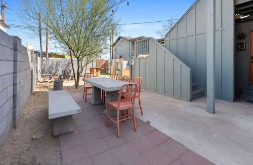 Governmental Mall House | Unique*NEW*Hot Tub Studio*Mins to DT & PHX Airport