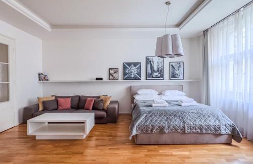 Josefov Apartment | UNIQUE Old Town apartments at Palace Dlouha