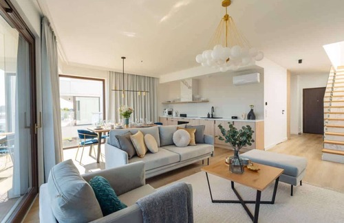 Orlinki Apartment | Unique penthouse with a rooftop and jacuzzi
