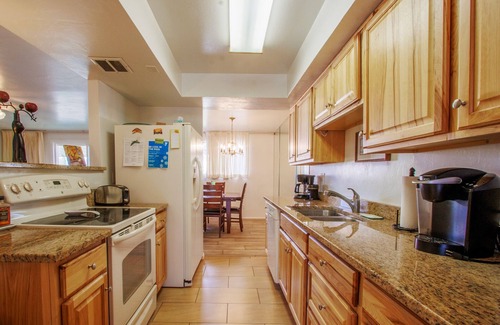 Tucson House | Unique Townhome on Tucson's Scenic NE side located near work & fun places.