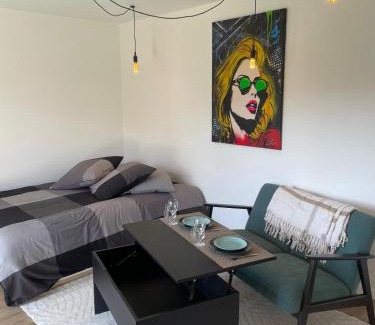 Lisieux Apartment | Unique Urban Art Studio