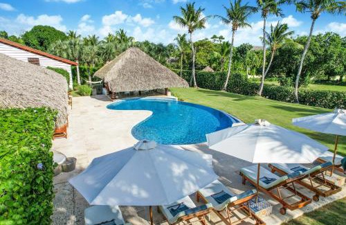 El Valle Villa | Unique Villa with Ocean and River Views - Staff & Golf Carts