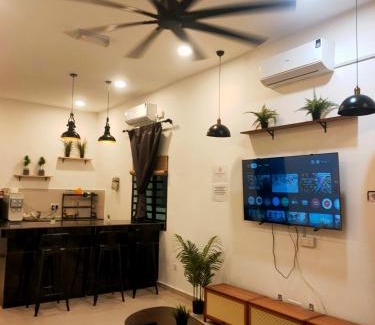 Serom House | Unit 01 Homestay Private pool